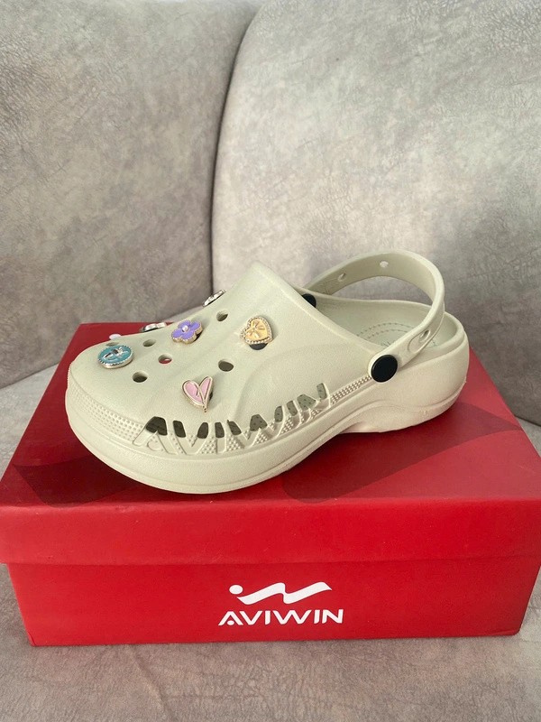 Dép Clogs Nữ Aviwin Avicharm Màu Trà Sữa AVCH